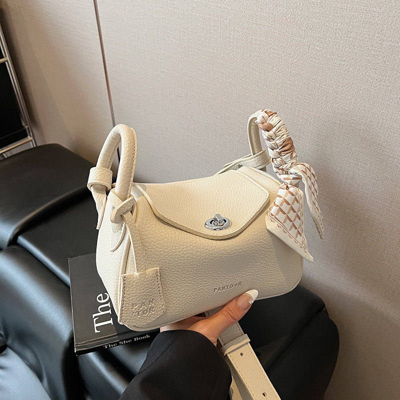 Interior Design High End - Niche design axillary shoulder bag women's