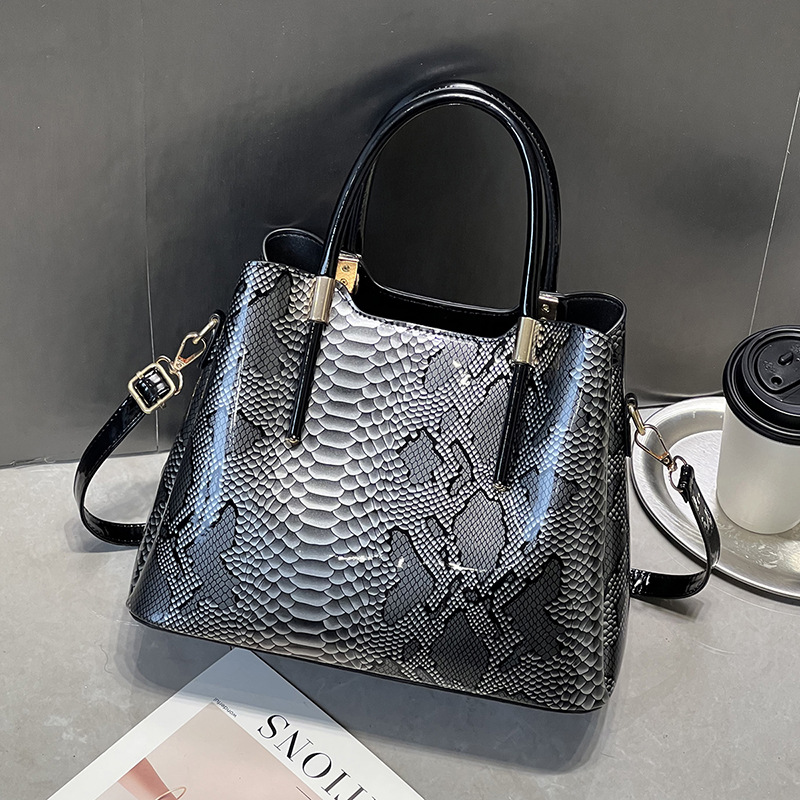 2025 New Designer Snake Leathe - огляд і ціна Interior Design High End